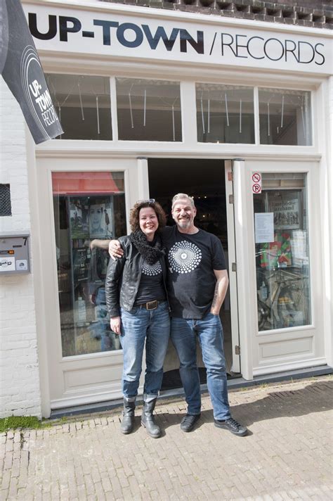 platenzaak hoorn|Uptown Records in Hoorn verhuist naar grotere winkel.